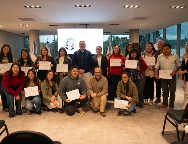 CapTur entregó certificados a prestadores turísticos de Jujuy