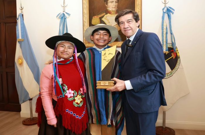 Sadir recibió a los bailarines jujeños que se consagraron campeones nacionales de malambo