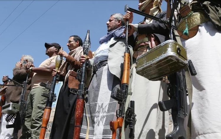 Hutíes atacan el palacio presidencial de Yemen