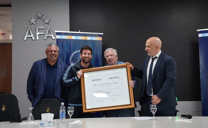 La UBA le entregó a Messi el título de «Doctor Honoris Causa»