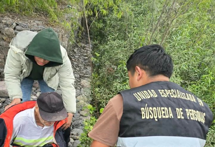 Encontraron con vida a un adulto mayor que era intensamente…