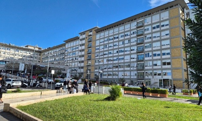 Vaticano: León XIV evoluciona con normalidad tras la cirugía pulmonar