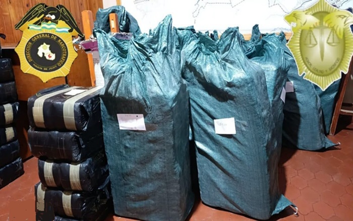 Lozano: Chocaron contra un poste y abandonaron una camioneta con…